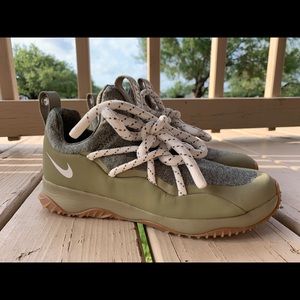 Women’s Loop Shoes